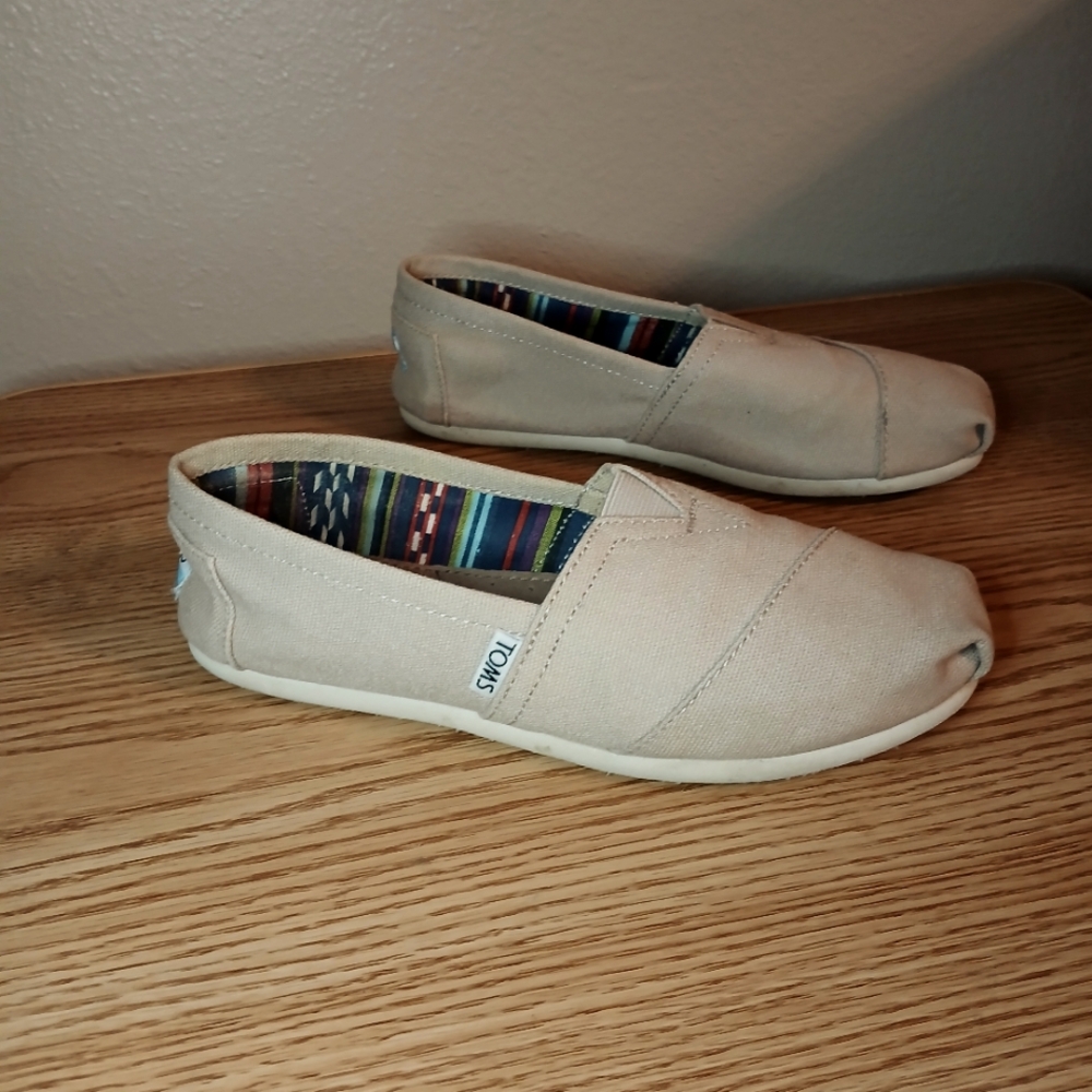 Toms Cream Canvas Flats